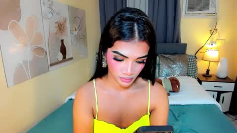 Snapshot of akira_heleana_nastyxx chatting on October 17, 9:17 pm AYESHA CUTE NOT INTO CHEAP online show from October 17, 9:17 pm