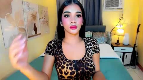 Snapshot of akira_heleana_nastyxx chatting on October 19, 10:10 pm AYESHA CUTE NOT INTO CHEAP online show from October 19, 10:10 pm