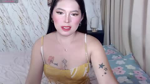 akiragirl_ online show from May 18, 9:09 pm