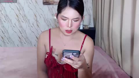 akiragirl_ online show from May 19, 9:54 pm