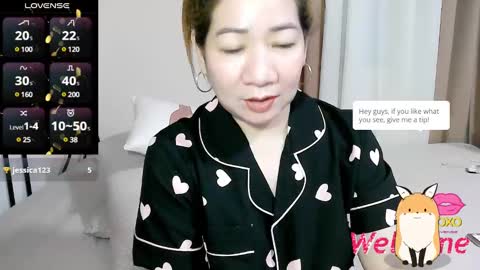 Snapshot of akishaa chatting on February 6, 3:31 pm akishaa online show from February 6, 3:31 pm