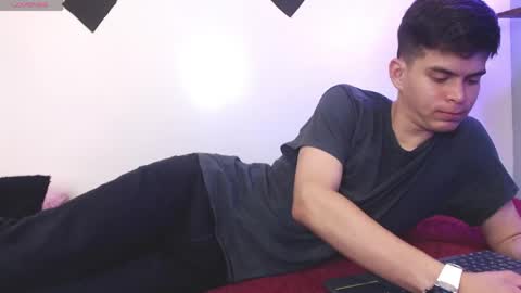 akissangel online show from June 4, 6:47 pm