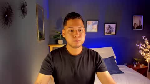 Snapshot of akon_2 chatting on March 22, 3:59 pm Akoon online show from March 22, 3:59 pm