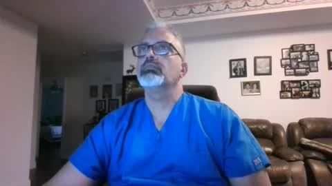 aladdin31673 online show from May 19, 10:49 pm