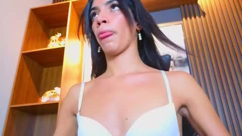 Alahia Rodriguez online show from May 2, 7:41 pm