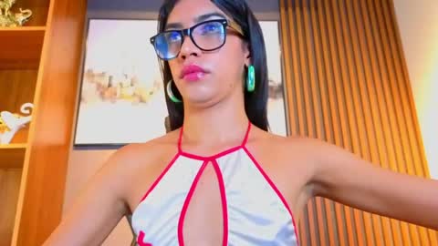 Snapshot of alahia__rodriguez chatting on June 4, 8:04 pm Alahia Rodriguez online show from June 4, 8:04 pm