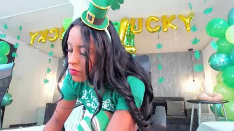 Snapshot of alahia_betancur chatting on March 17, 1:58 pm Alahia online show from March 17, 1:58 pm