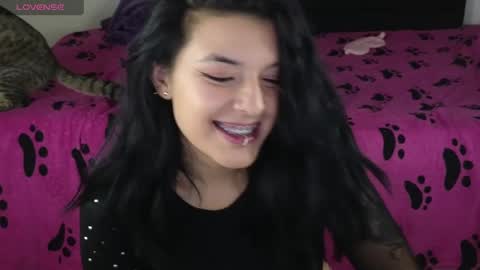 Snapshot of alahia_demon chatting on December 15, 8:08 am alahia online show from December 15, 8:08 am
