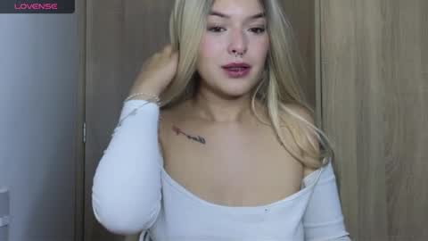Snapshot of alahia_demon chatting on February 6, 12:16 pm alahia online show from February 6, 12:16 pm