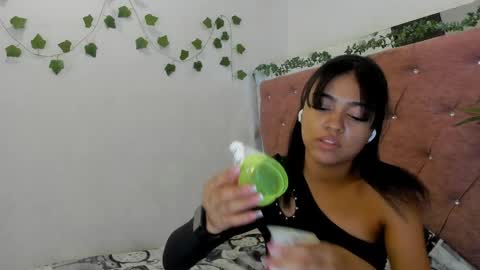 Snapshot of alaia2_ chatting on May 2, 2:11 pm Alaia2 online show from May 2, 2:11 pm