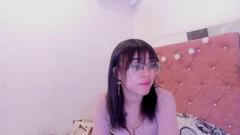 Snapshot of alaia2_ chatting on May 9, 12:21 pm Alaia2 online show from May 9, 12:21 pm