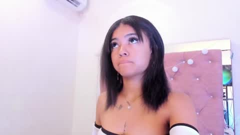 Snapshot of alaia2_ chatting on May 20, 12:22 pm Alaia2 online show from May 20, 12:22 pm