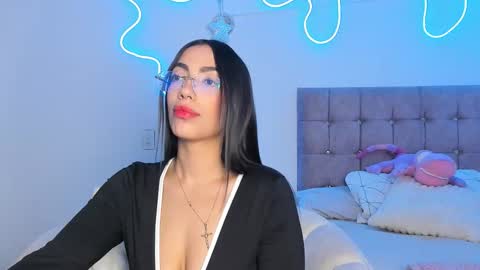 Alaia Alegria online show from March 13, 10:49 pm