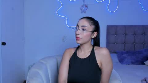 Alaia Alegria online show from May 4, 9:44 pm