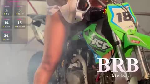 Snapshot of alaia_greyy chatting on September 20, 2:29 pm Alaia online show from September 20, 2:29 pm