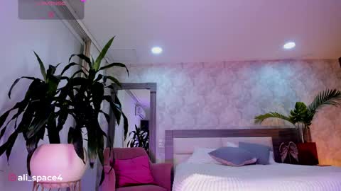 alaiaguerra online show from May 19, 2:18 am
