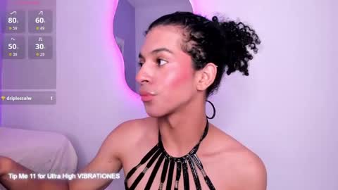 Snapshot of alaiasexygirl chatting on March 24, 11:43 pm alaiasexygirl online show from March 24, 11:43 pm