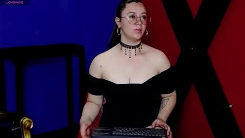 Alaiia    online show from November 26, 2:23 am