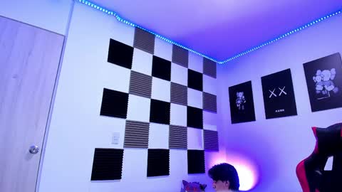 Alan Boy online show from May 17, 1:03 am
