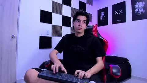 Alan Boy online show from May 22, 2:51 am