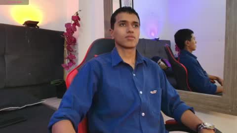 Snapshot of alan_colthon chatting on June 7, 3:43 am alan_colthon online show from June 7, 3:43 am