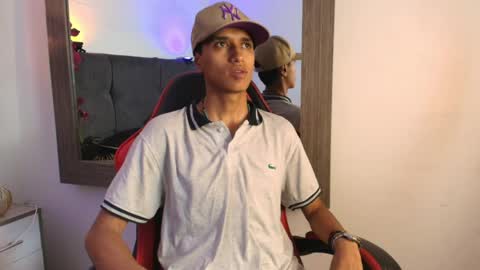 Snapshot of alan_colthon chatting on June 7, 4:33 pm alan_colthon online show from June 7, 4:33 pm