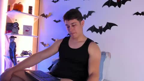 Snapshot of alan_hadid1 chatting on October 27, 9:52 pm Alan Hadid online show from October 27, 9:52 pm