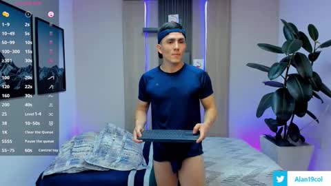 Alan  Kevin can we reach 100 thumbs up please guys  online show from November 26, 7:04 pm