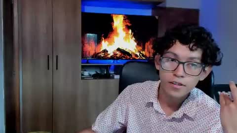 Snapshot of alan_scot chatting on June 10, 11:42 am Alan and Criss - WE JUST FRIENDS WITH BENEFITS BOTH VERS online show from June 10, 11:42 am