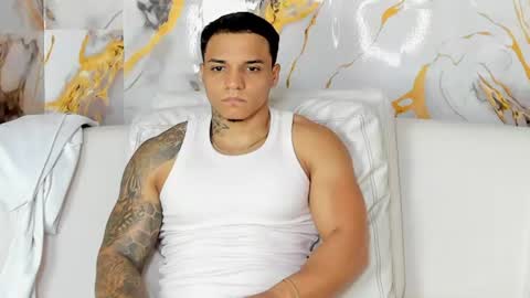 alan_vitori online show from August 3, 3:05 pm