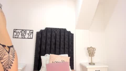 Snapshot of alana_2916 chatting on February 17, 7:21 pm alana_2916 online show from February 17, 7:21 pm