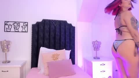 Snapshot of alana_2916 chatting on February 18, 7:19 pm alana_2916 online show from February 18, 7:19 pm