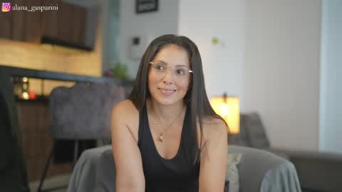 Snapshot of alana_gasparani chatting on April 6, 7:37 pm Alana Gasparini online show from April 6, 7:37 pm