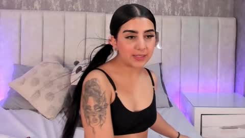 Snapshot of alana_gb chatting on January 15, 9:41 pm Alana online show from January 15, 9:41 pm