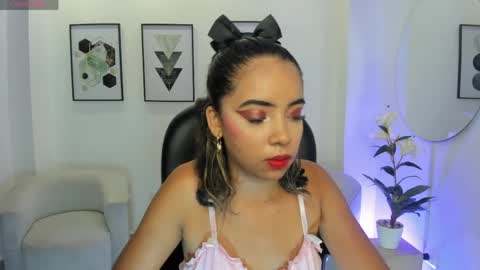 Snapshot of alana_martiins chatting on April 10, 7:51 pm alana online show from April 10, 7:51 pm