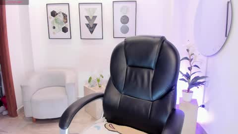 Snapshot of alana_martiins chatting on April 16, 8:42 pm alana online show from April 16, 8:42 pm