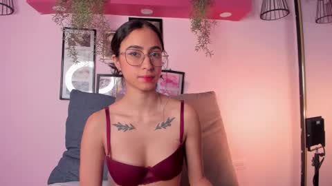 Alana online show from December 20, 1:18 pm