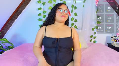 Snapshot of alanaa_gomezz chatting on May 15, 6:48 pm Alana Gmez online show from May 15, 6:48 pm