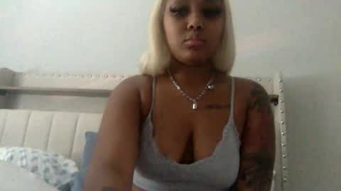 Snapshot of alanaaheartttt chatting on November 3, 5:03 pm alanaaheartttt online show from November 3, 5:03 pm