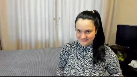 Julia online show from May 15, 2:57 pm