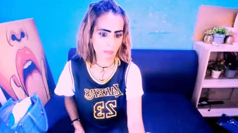 alanadelray online show from February 10, 8:20 am