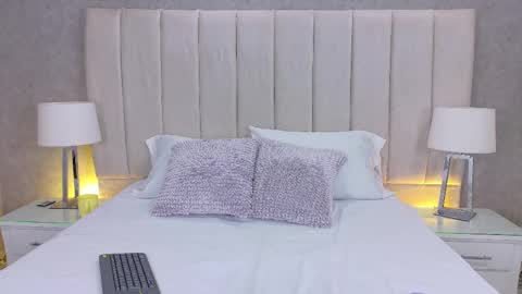 Snapshot of alanah_grey chatting on October 16, 7:48 pm Alanah Bustamante online show from October 16, 7:48 pm