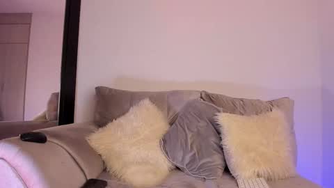 Alanna online show from September 18, 6:37 am