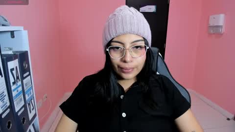 Snapshot of alanapetterson chatting on December 27, 1:18 pm alanapetterson online show from December 27, 1:18 pm