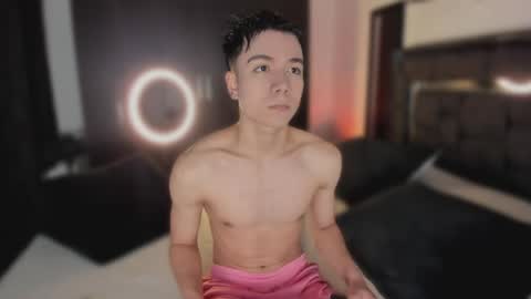 alanblack1 online show from March 17, 11:02 am