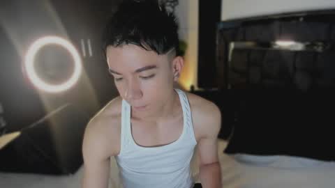 alanblack1 online show from March 30, 7:53 am