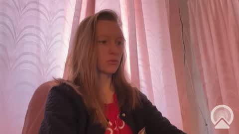 Snapshot of alane26 chatting on February 26, 9:32 am Elisa online show from February 26, 9:32 am