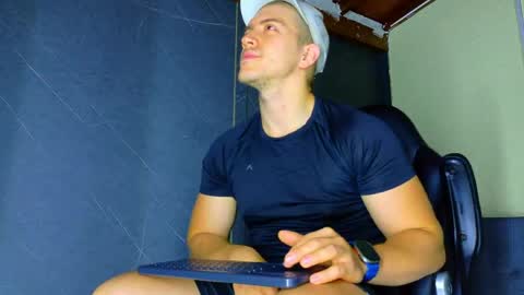 Alan Ferrer online show from May 8, 10:09 am