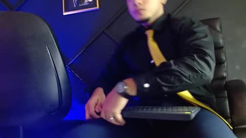 alanmill3r online show from February 11, 12:49 am