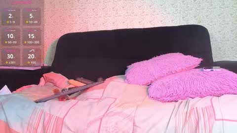 alanna_jones11_aws online show from January 9, 6:10 pm